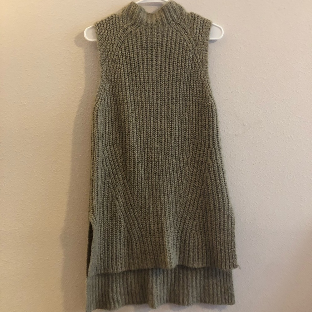 Sleeveless sweater, Mossimo brand